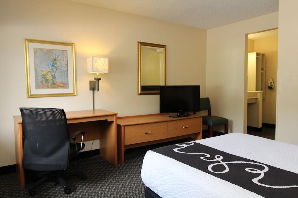 La Quinta By Wyndham Tampa Fairgrounds - Casino Hotel Mango