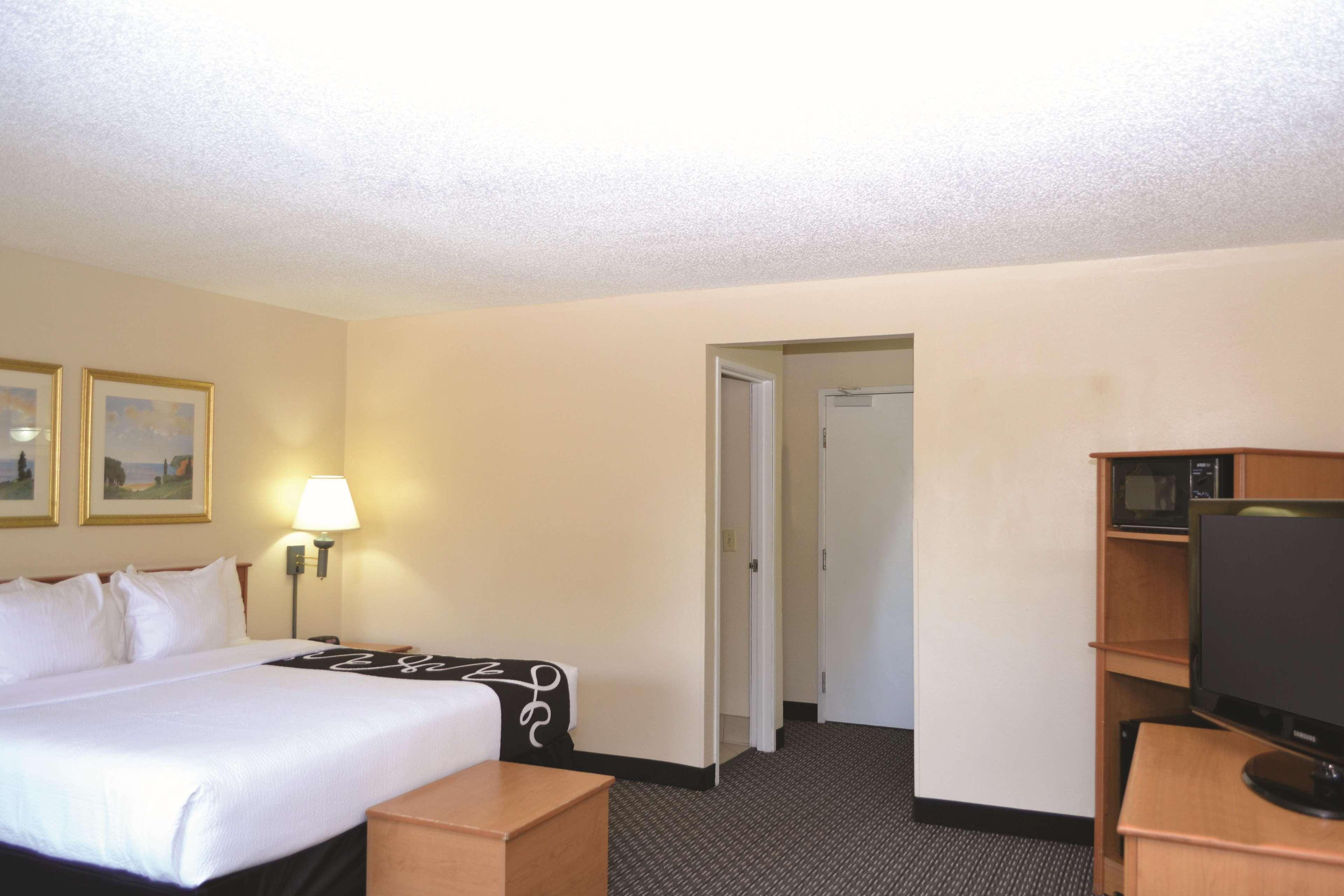 Hotel La Quinta By Wyndham Tampa Fairgrounds - Casino Mango