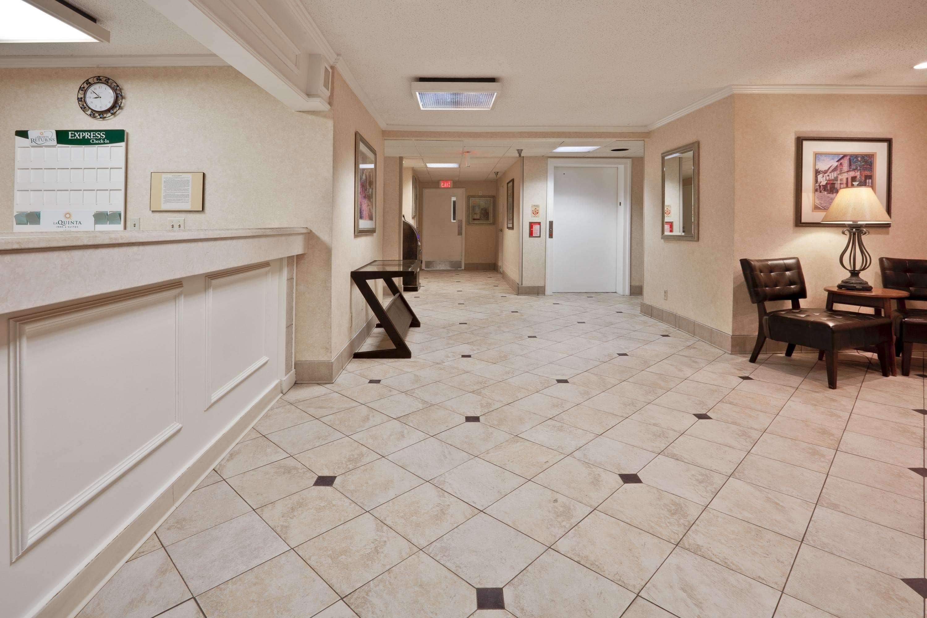 La Quinta By Wyndham Tampa Fairgrounds - Casino Hotel Mango