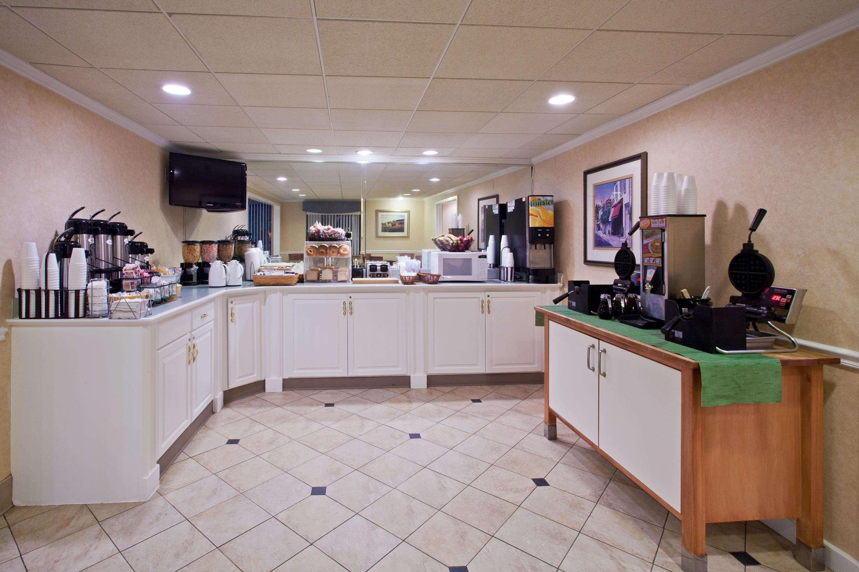 La Quinta By Wyndham Tampa Fairgrounds - Casino Mango