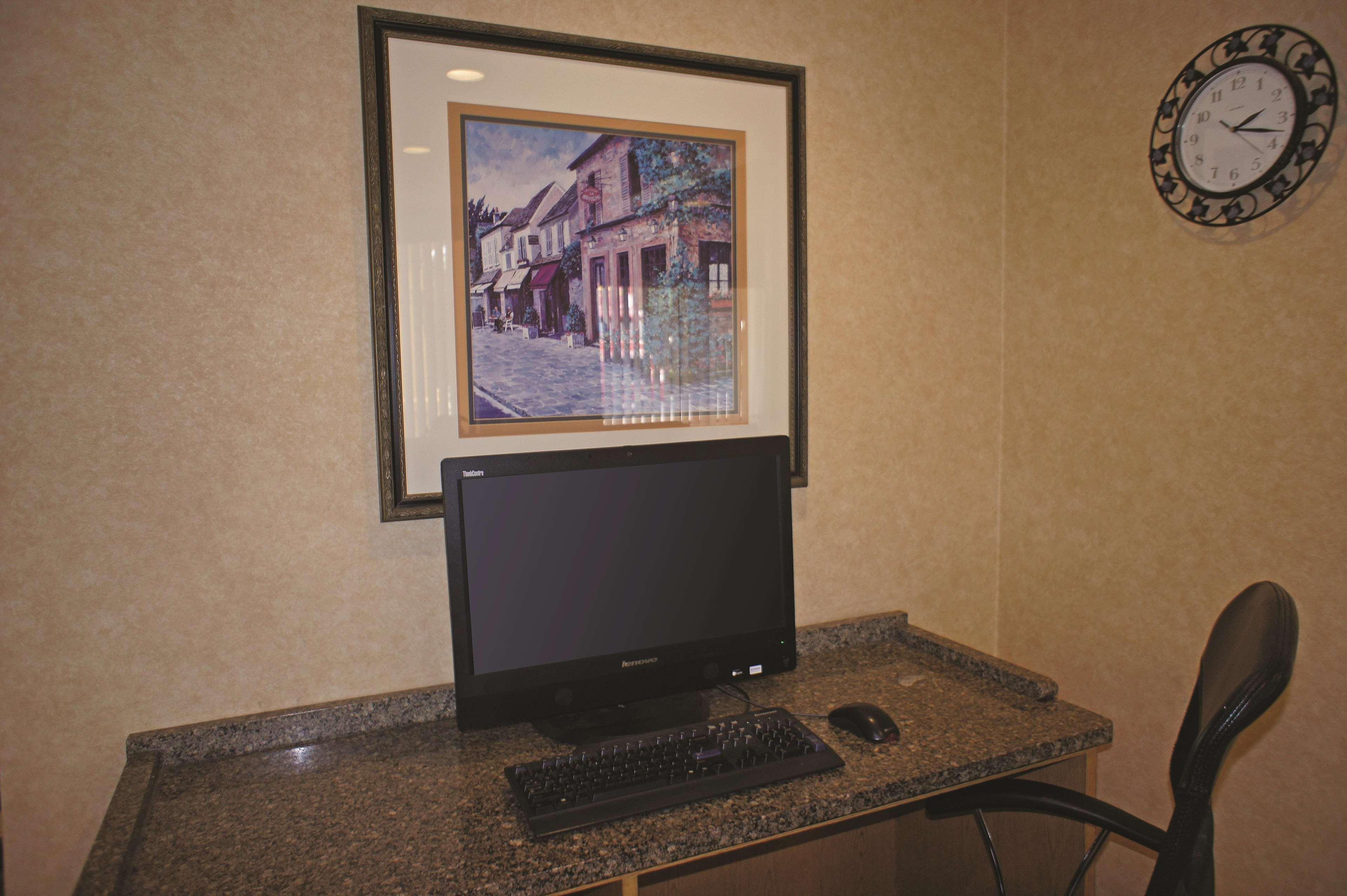 Hotel La Quinta By Wyndham Tampa Fairgrounds - Casino Mango