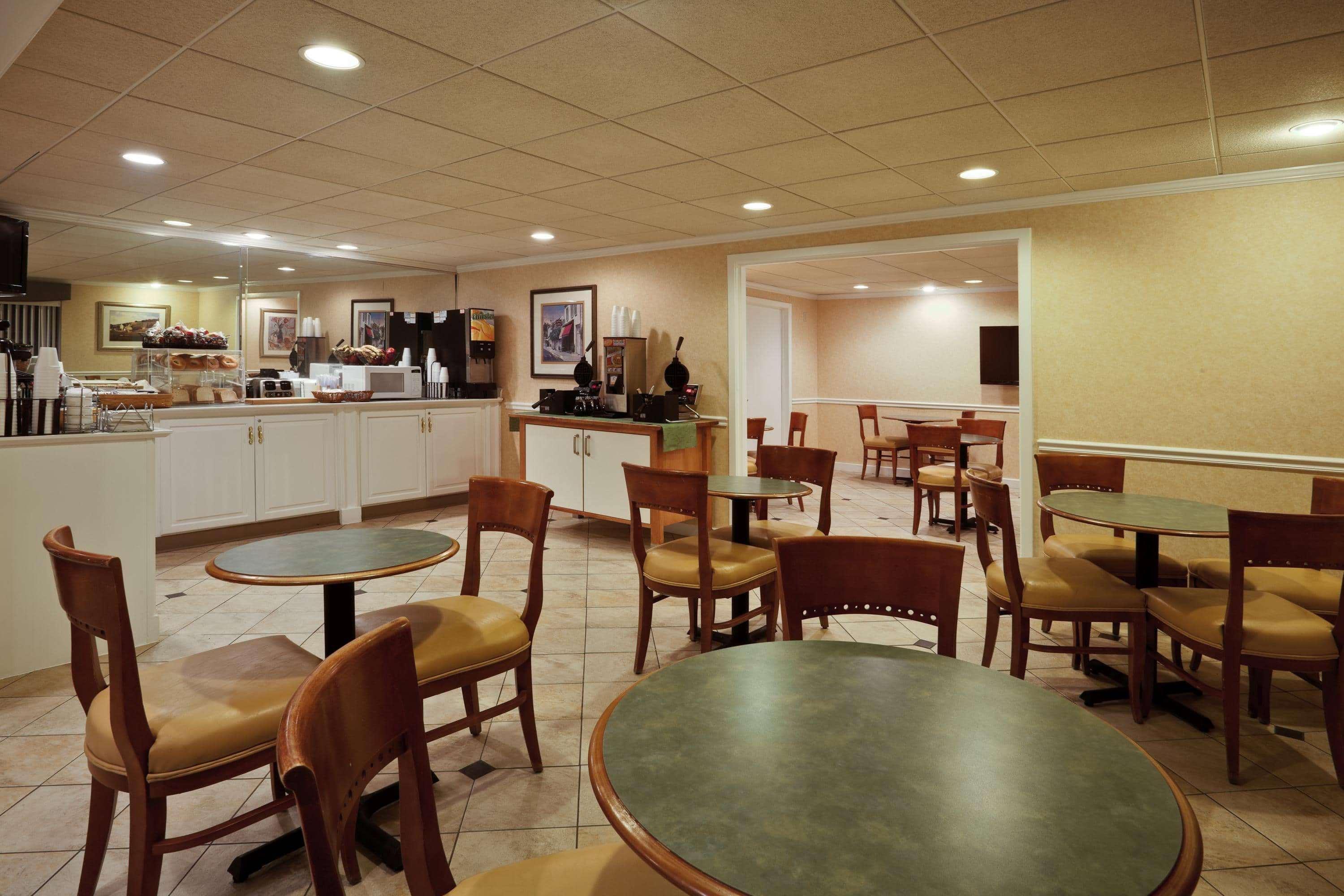 La Quinta By Wyndham Tampa Fairgrounds - Casino Hotel Mango
