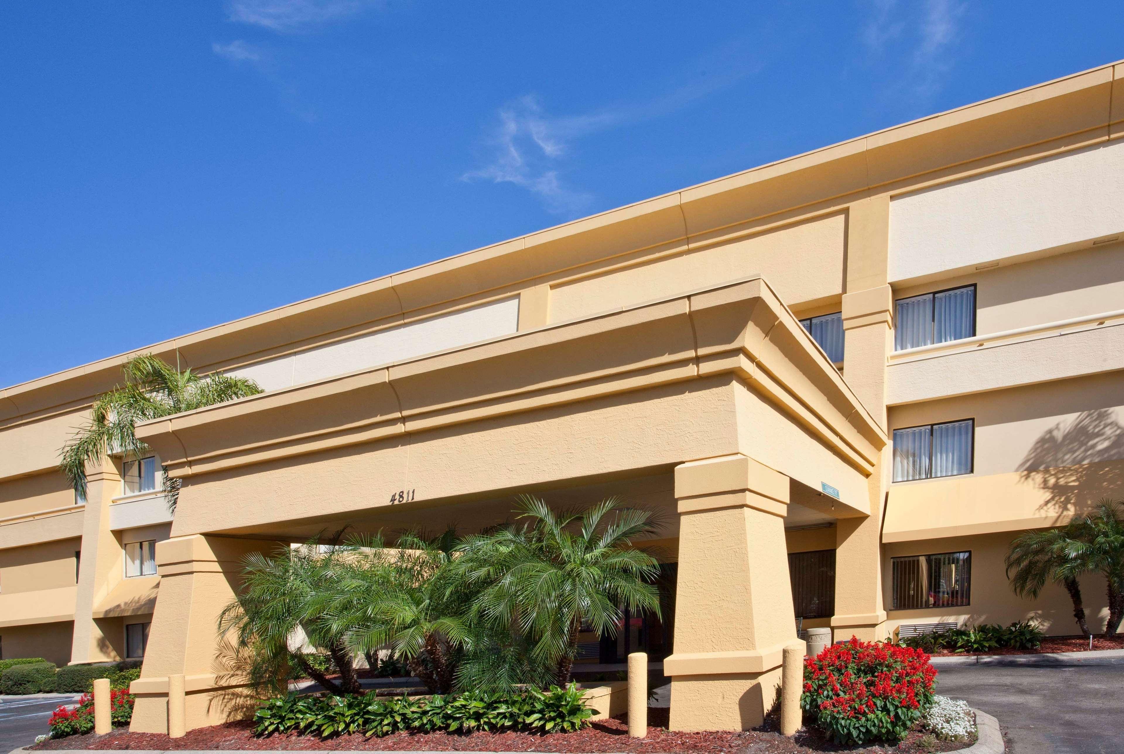 Hotel La Quinta By Wyndham Tampa Fairgrounds - Casino Mango